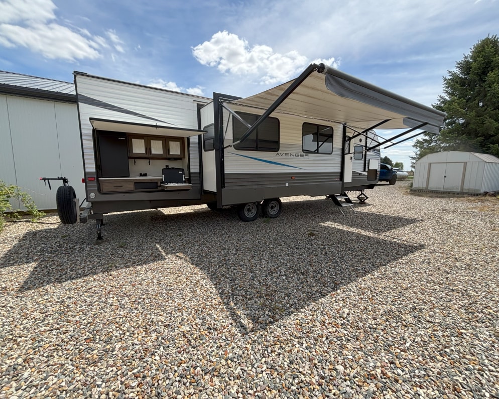 2020 Prime Time Avenger 32QBI Travel Trailer for rent in Schoolcraft Michigan