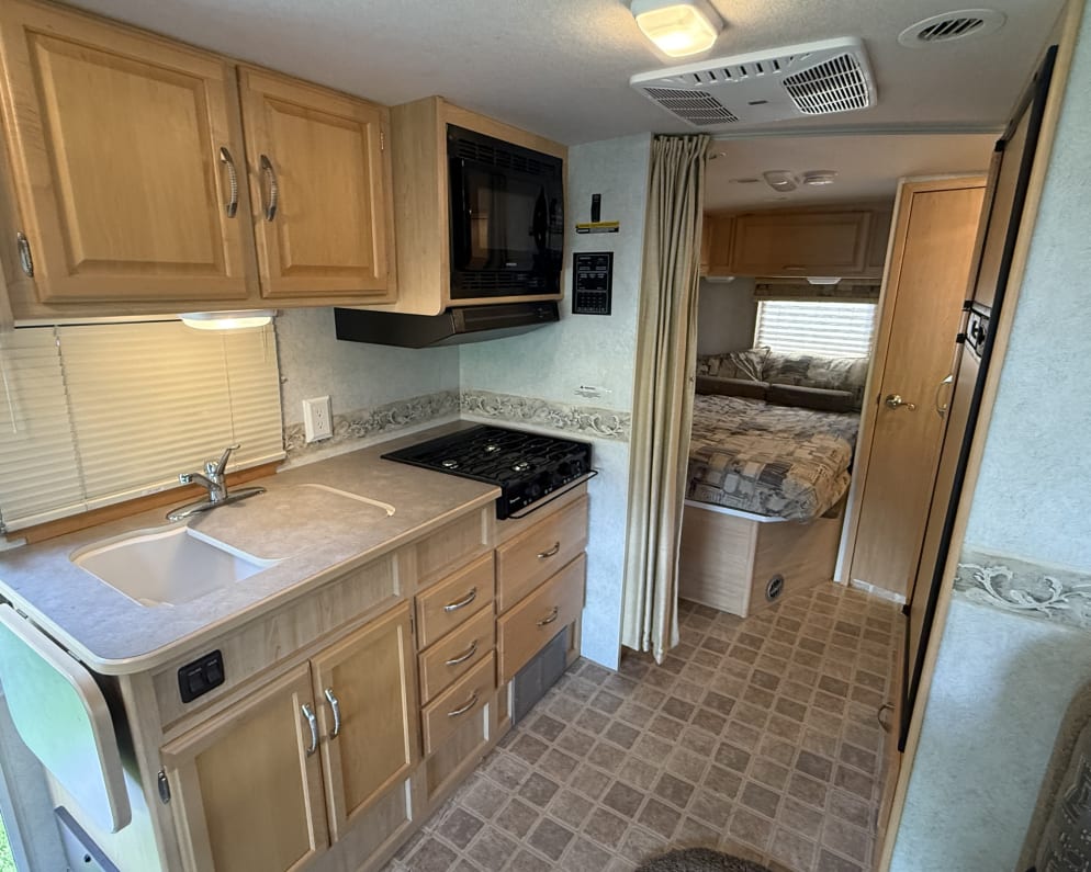 2005 Winnebago Aspect Class C for rent in Urbana Ohio