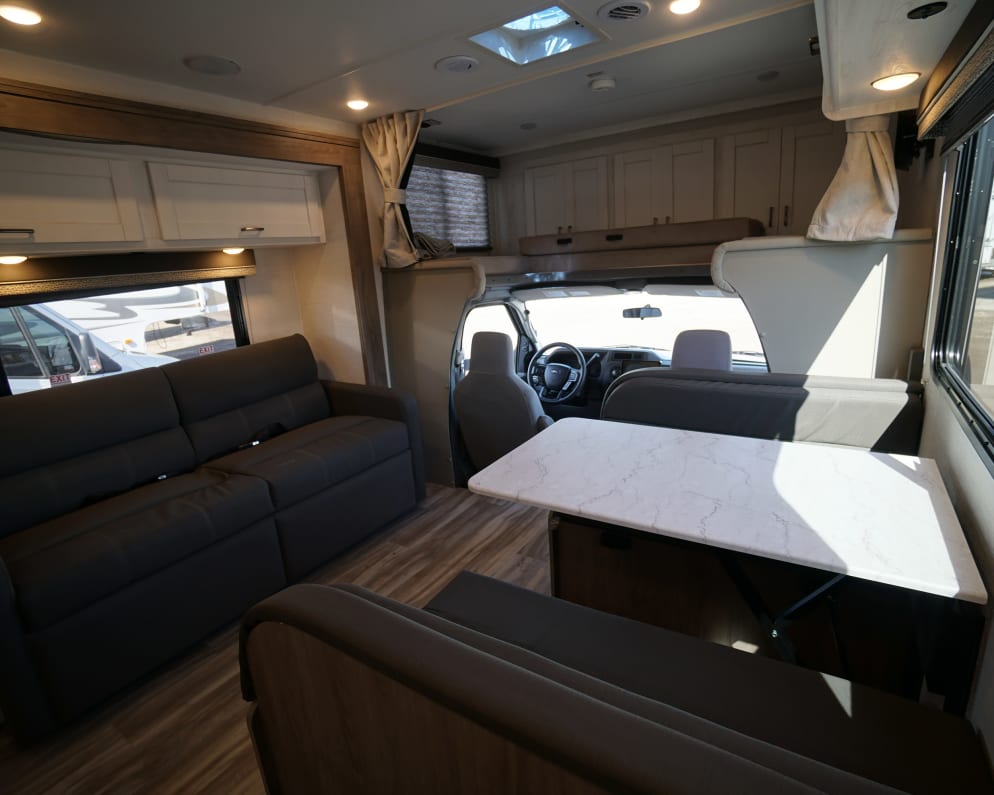 2025 Conquest  by Gulf Stream for rent in N4W 1M6