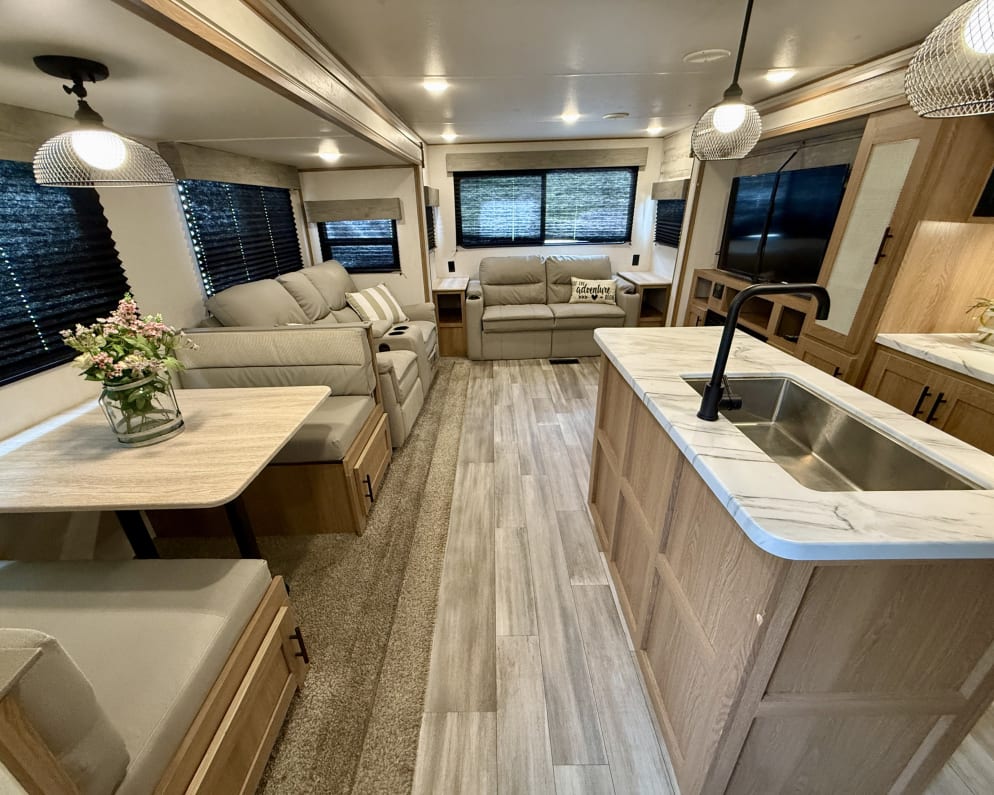 2023 Avenger  by Prime Time for rent in 34251