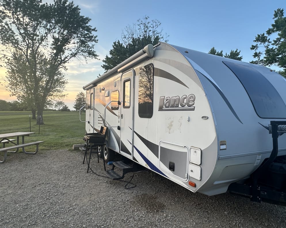 2016 Lance Manufacturing Lance Manufacturing Trailer