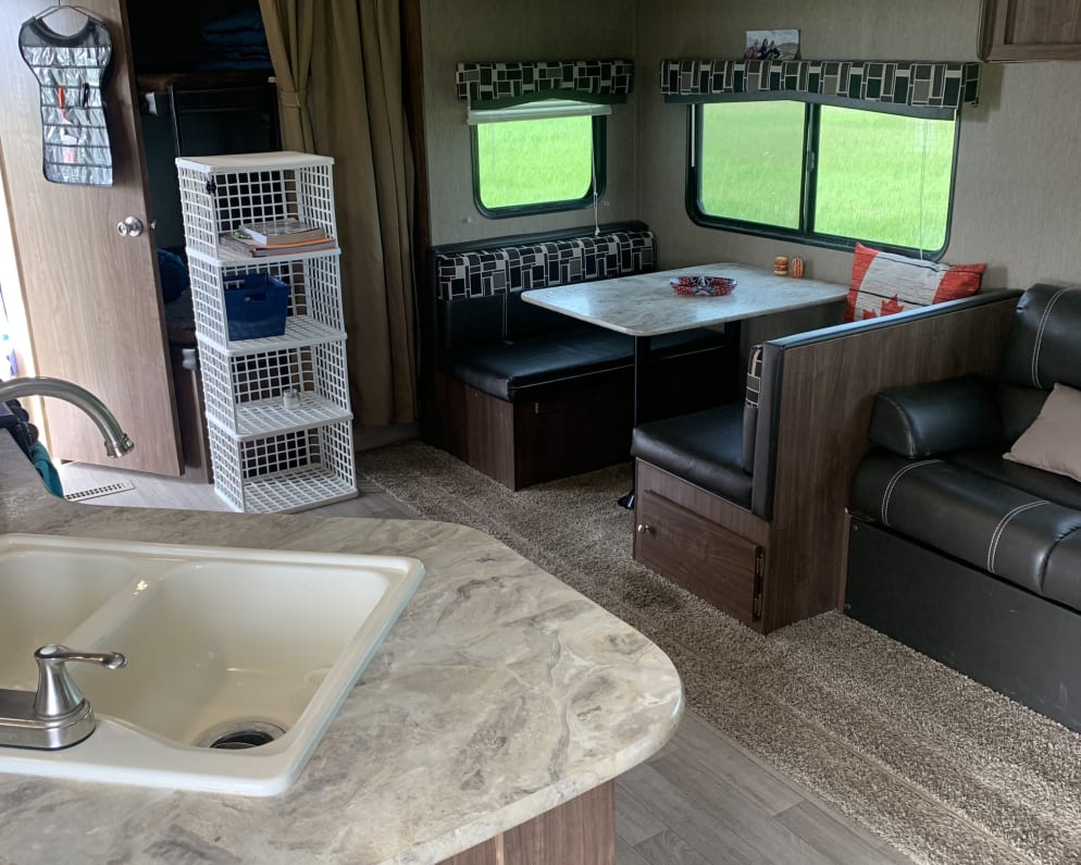2017 Dutchmen Coleman Lantern Travel Trailer for rent in Mountain View Alberta