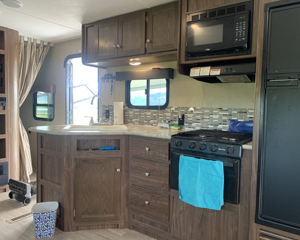 2017 Coleman Lantern  by Dutchmen for rent in T0K 1N0