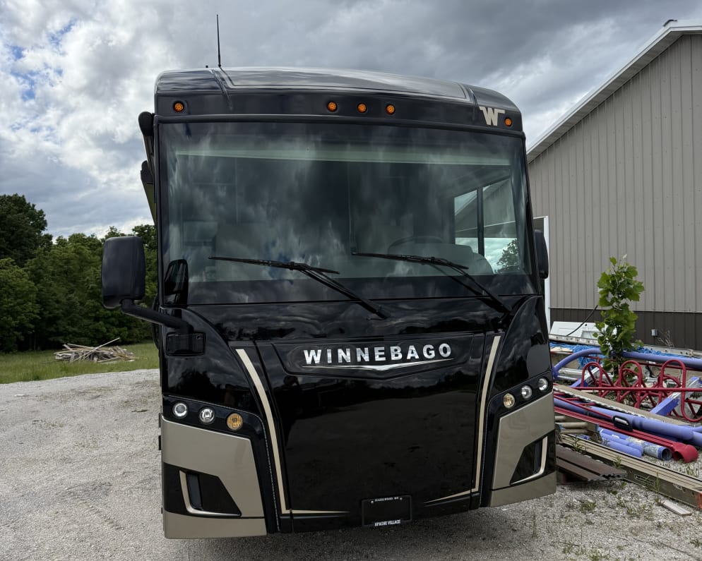 2021 Winnebago Forza available for rent in Silex Missouri