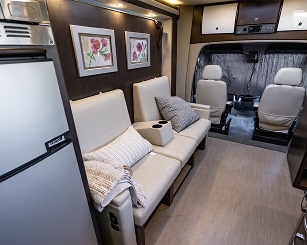 2016 Leisure Travel Vans Unity Class C for rent in Beaverton Oregon