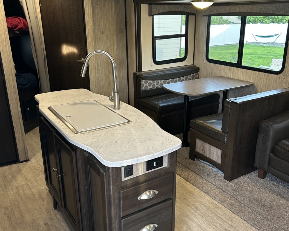 2018 Shadow Cruiser  by Cruiser RV for rent in 98828