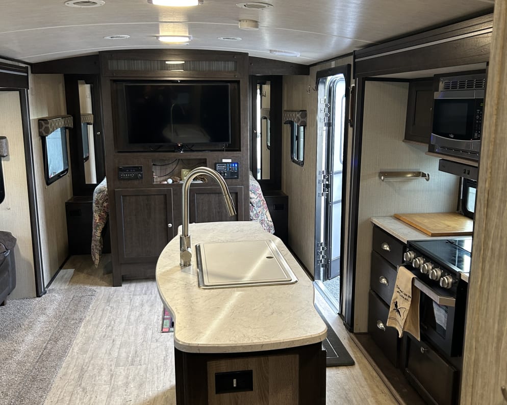 2018 Cruiser RV Shadow Cruiser