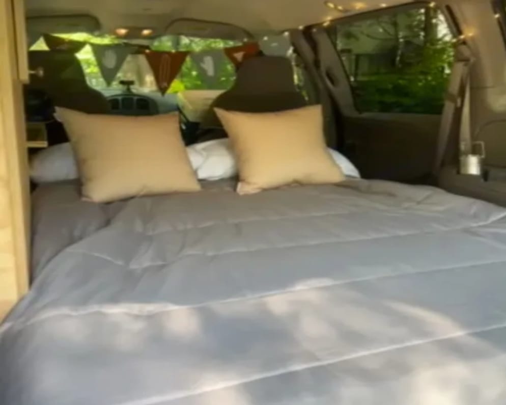 2006 Caravan  by Dodge for rent in V9S 3R9