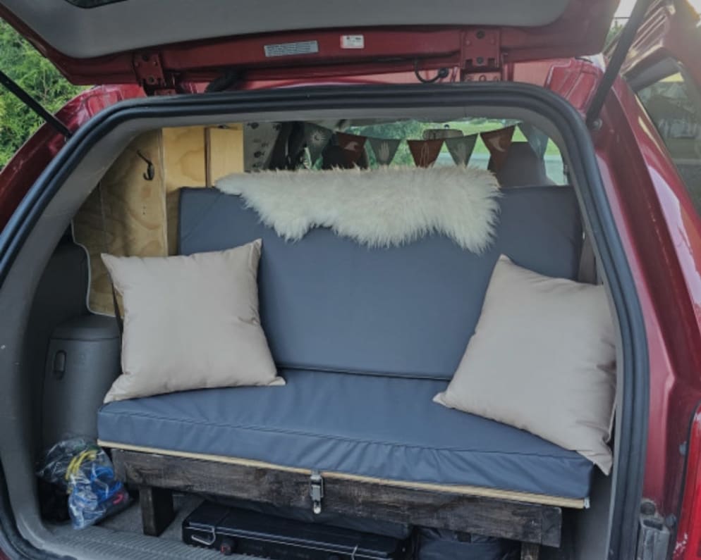 2006 Dodge Caravan available for rent in Nanaimo British Columbia