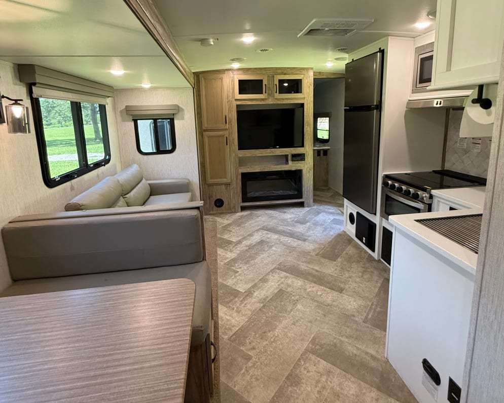 2022 Palomino SolAire 320 TSBH Travel Trailer for rent in Concord North Carolina