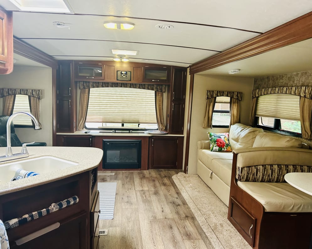 2015 Evergreen Sunvalley available for rent in West Kelowna British Columbia