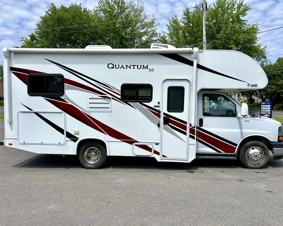 2021 Quantum SE  by Thor for rent in 19006
