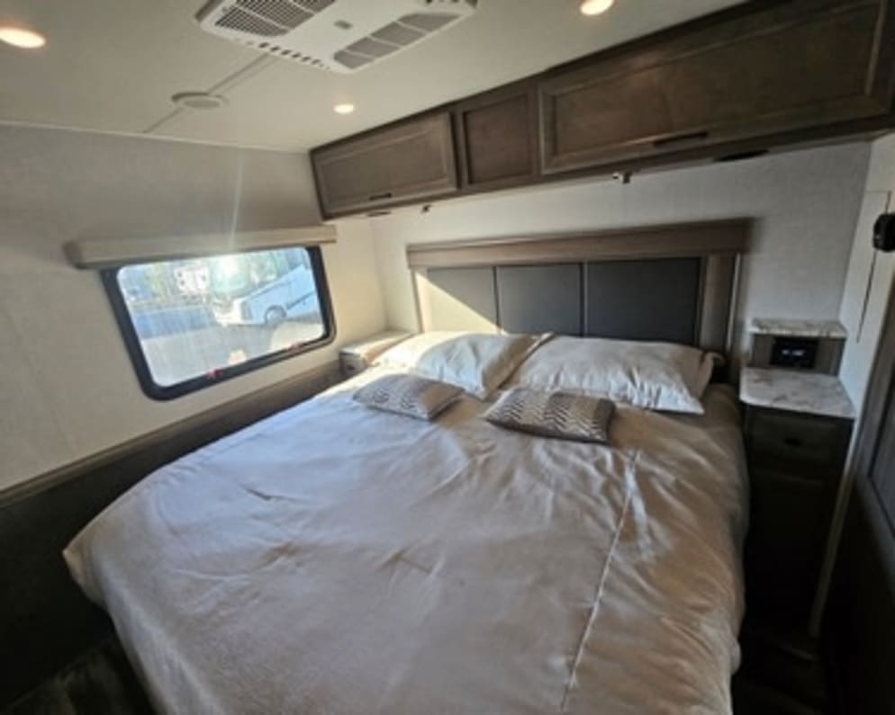2024 Admiral  by Holiday Rambler for rent in 32136