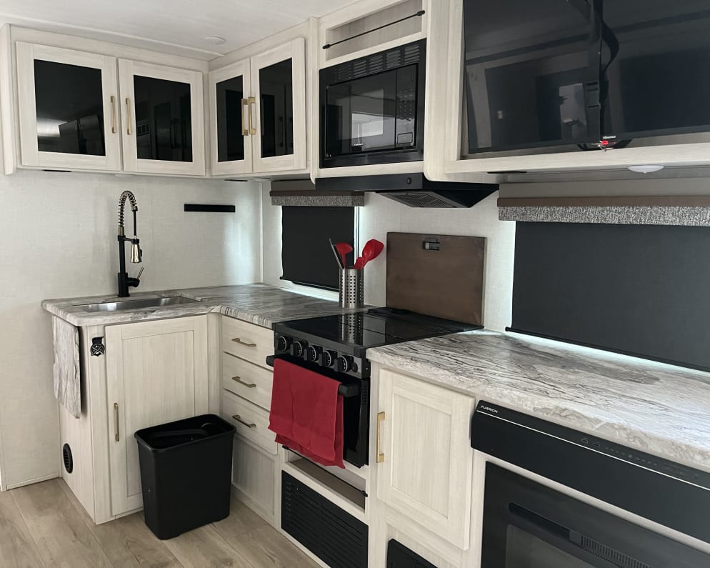 2024 Grand Surveyor  by Forest River for rent in 29456
