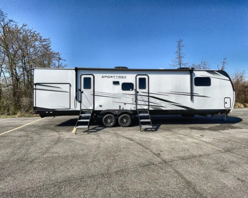 2025 SPORTTREK TOURING EDITION  by Venture Rv for rent in 71913