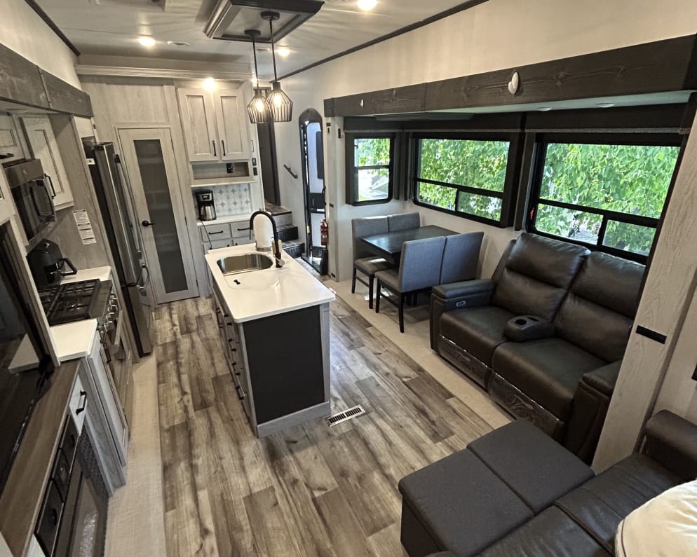 2023 Keystone RV Montana High Country Fifth Wheel for rent in Whitefish Montana