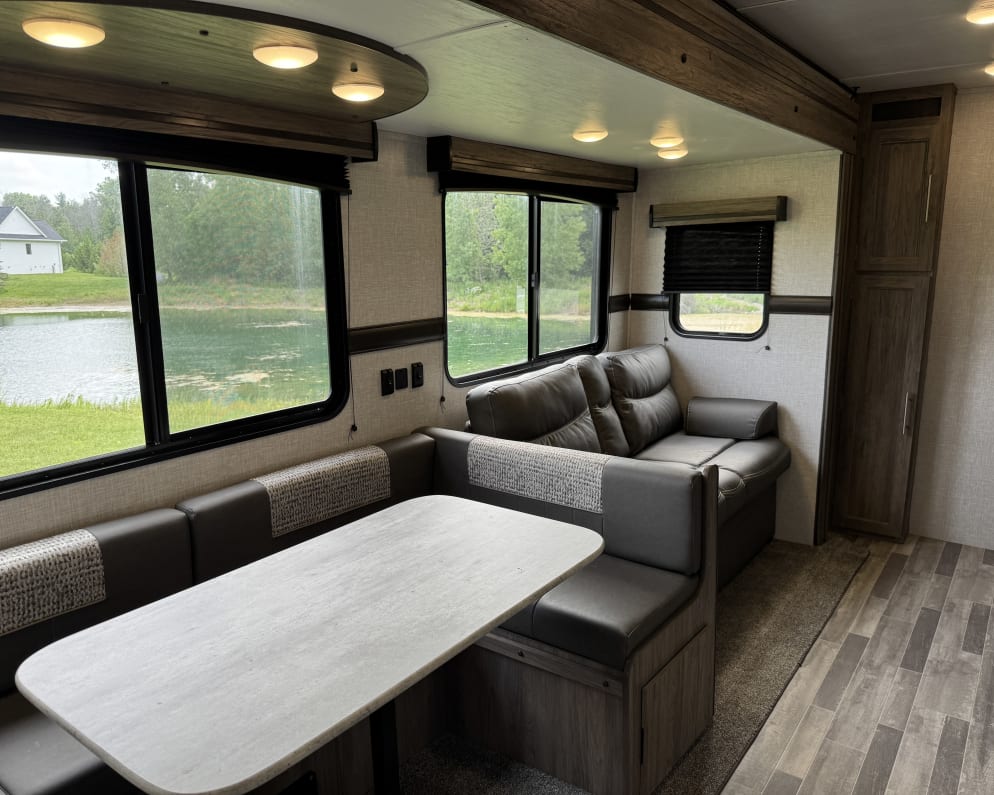 2022 Crossroads Zinger Travel Trailer for rent in Green Bay Wisconsin
