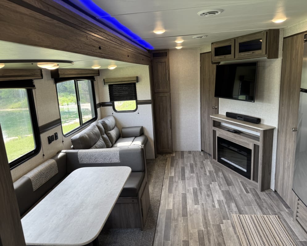 2022 Crossroads Zinger available for rent in Green Bay Wisconsin