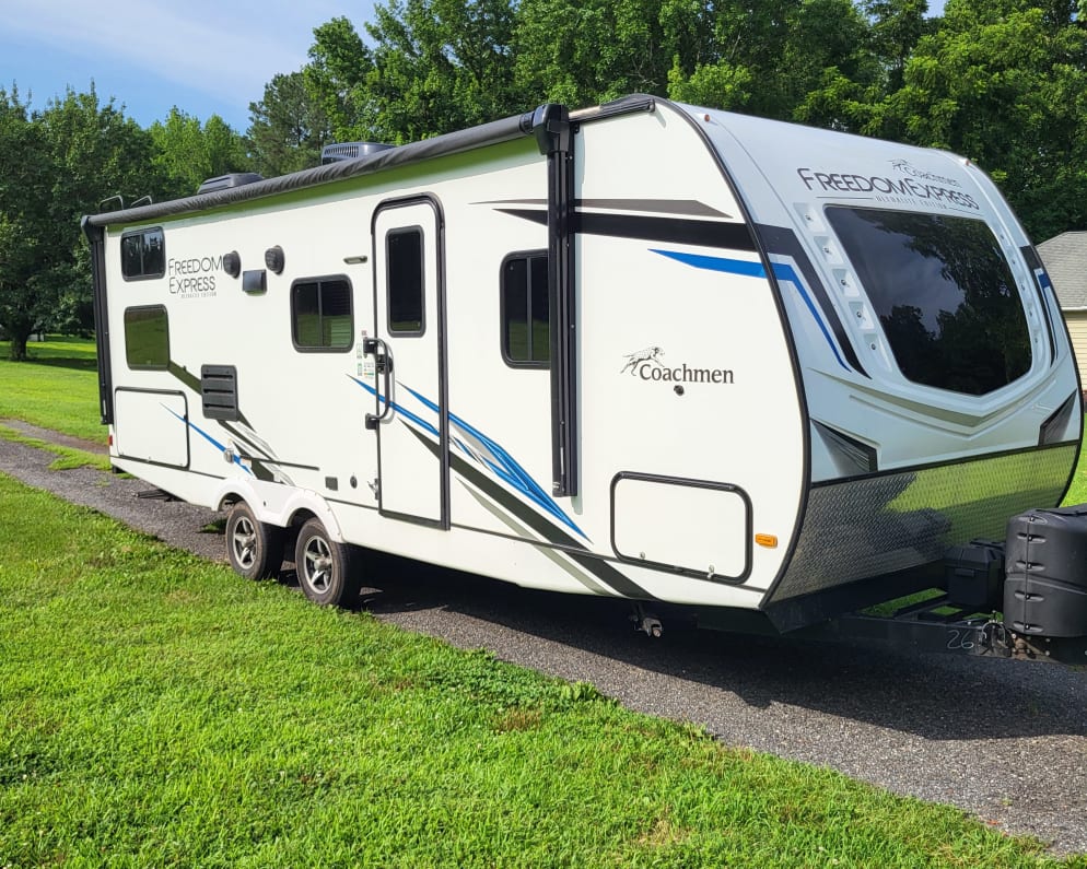 2023 Coachmen Freedom Express Ultra Lite 257BHS