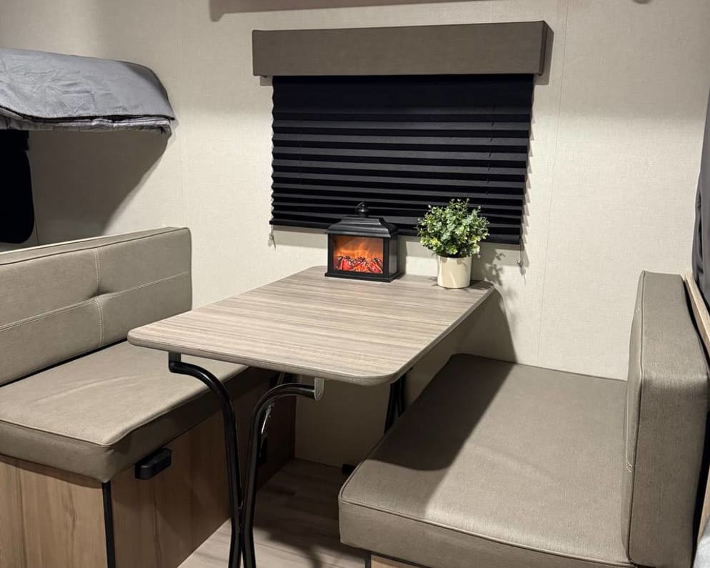 2025 Coleman Light 17BX Travel Trailer for rent in Roseville California
