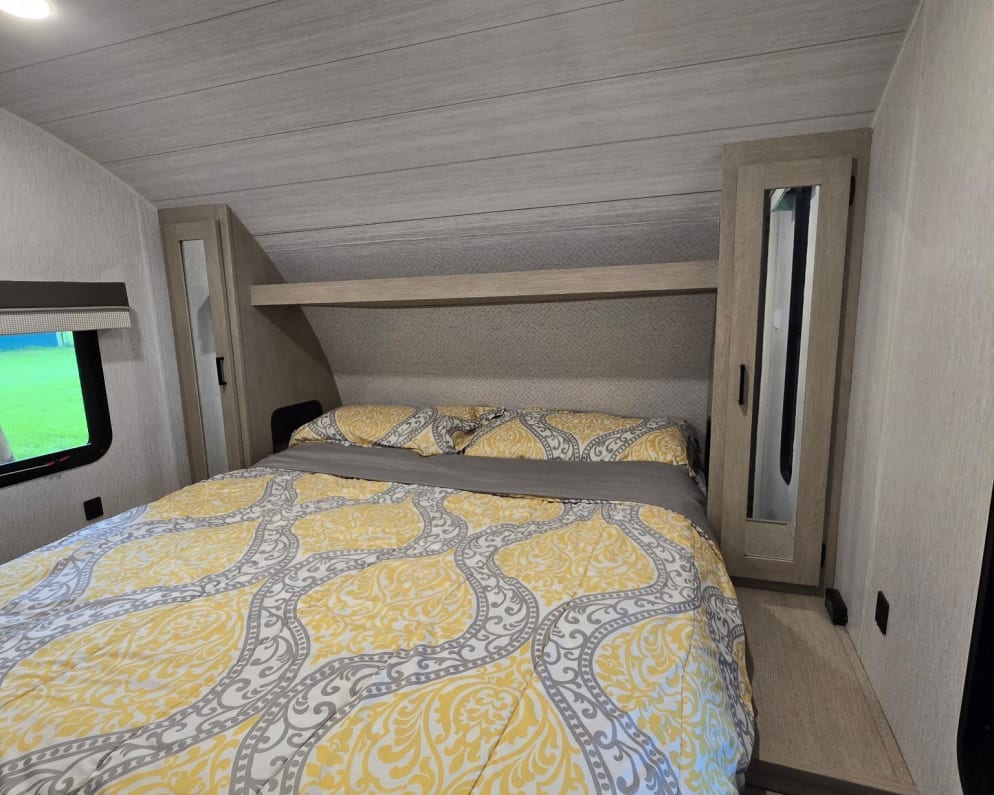 2023 Forest River Salem Cruise Lite Platinum Travel Trailer for rent in Dayton Texas