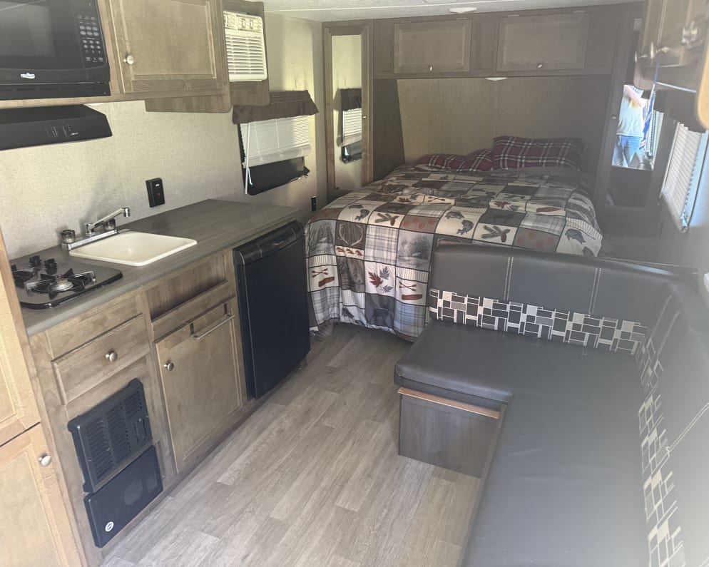 2018 Coleman Lantern Travel Trailer for rent in Anchorage Alaska