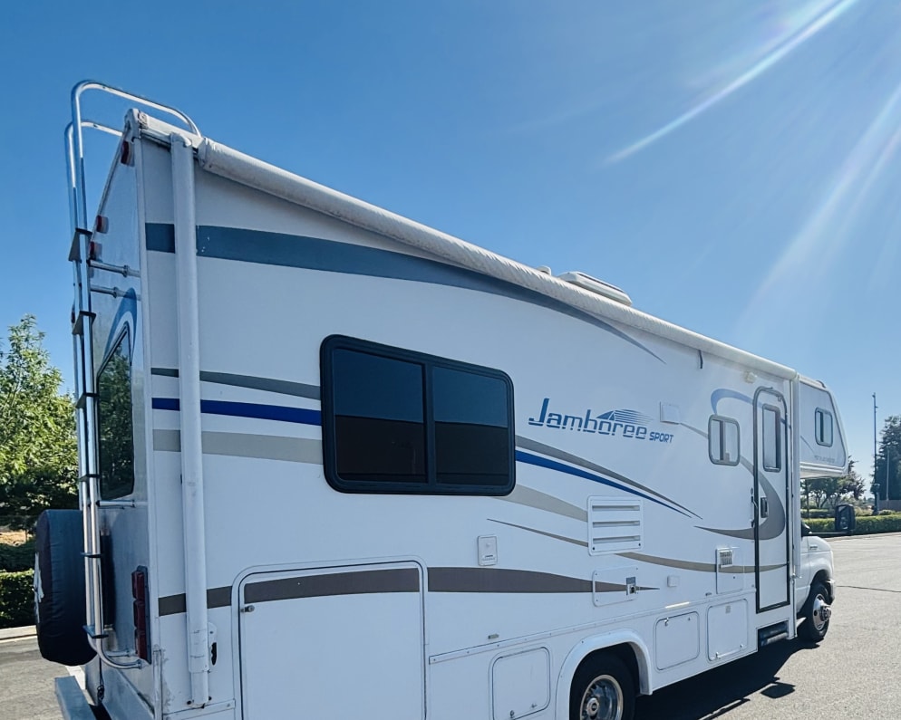 2011 Sport  by Jamboree for rent in 93619