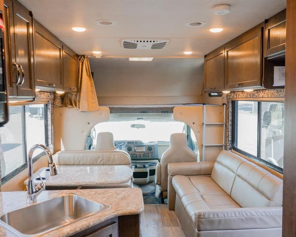 2018 Thor Motor Coach Freedom Elite