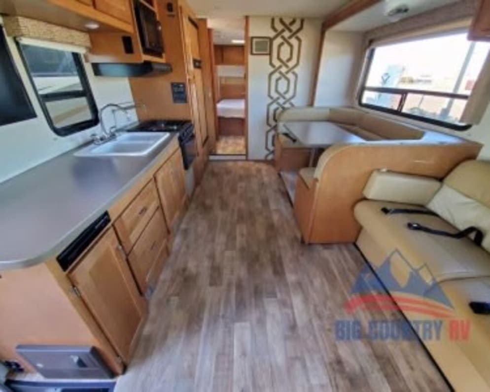 2017 Minnie Winnie  by Winnebago for rent in 97756