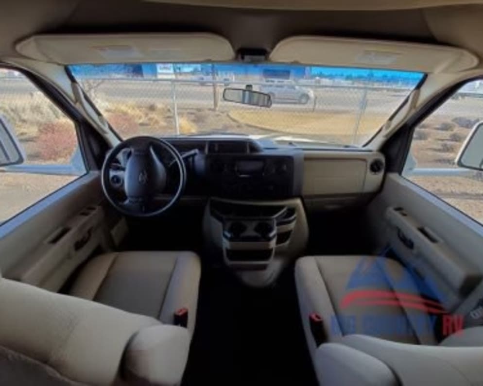 2017 Winnebago Minnie Winnie Class C for rent in Redmond Oregon