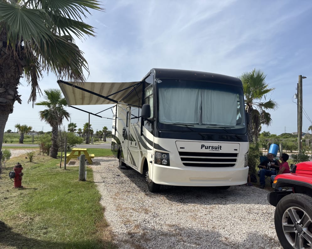 2019 Coachmen pursuit Precision 27ds Class A for rent in Houston Texas