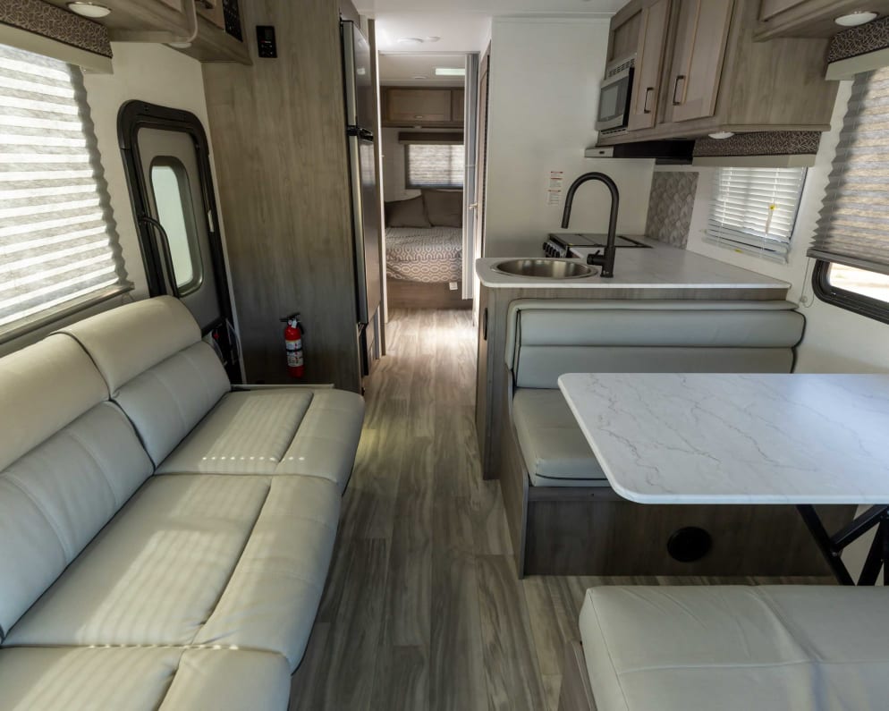 2024 Gulf Stream Conquest available for rent in Peoria Arizona