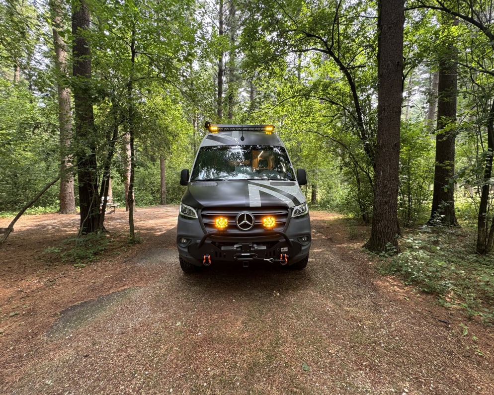 2022 Mercedes-Benz Sprinter RV Motorhome Campervan available for rent in Evanston Illinois