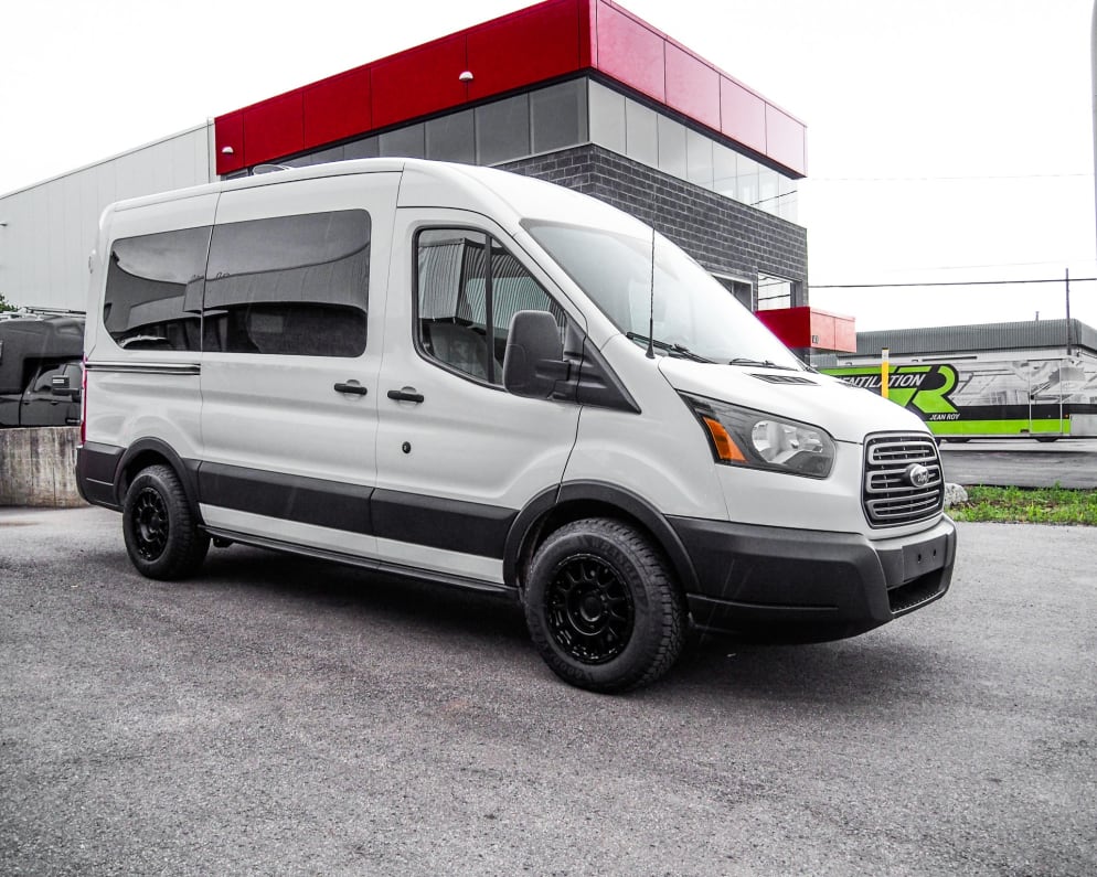 2019 Ford Transit Class B for rent in Laval Quebec