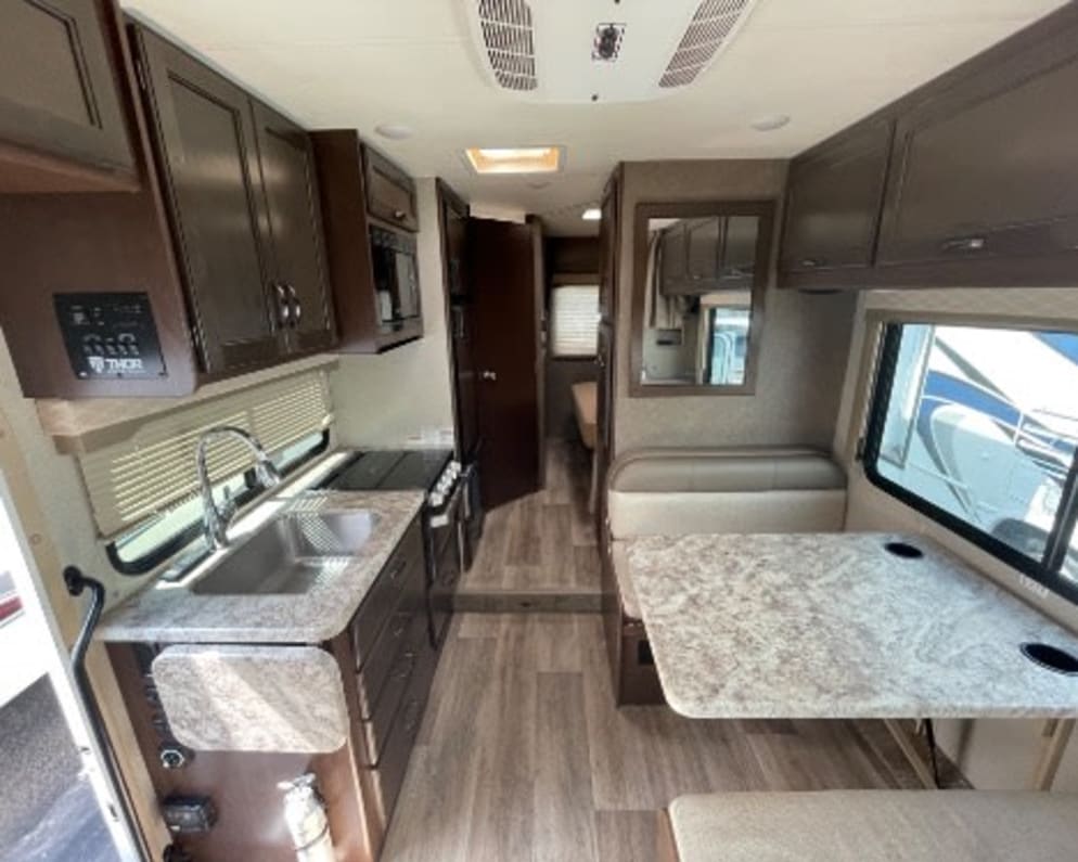 2019 Freedom Elite  by Thor for rent in 93444