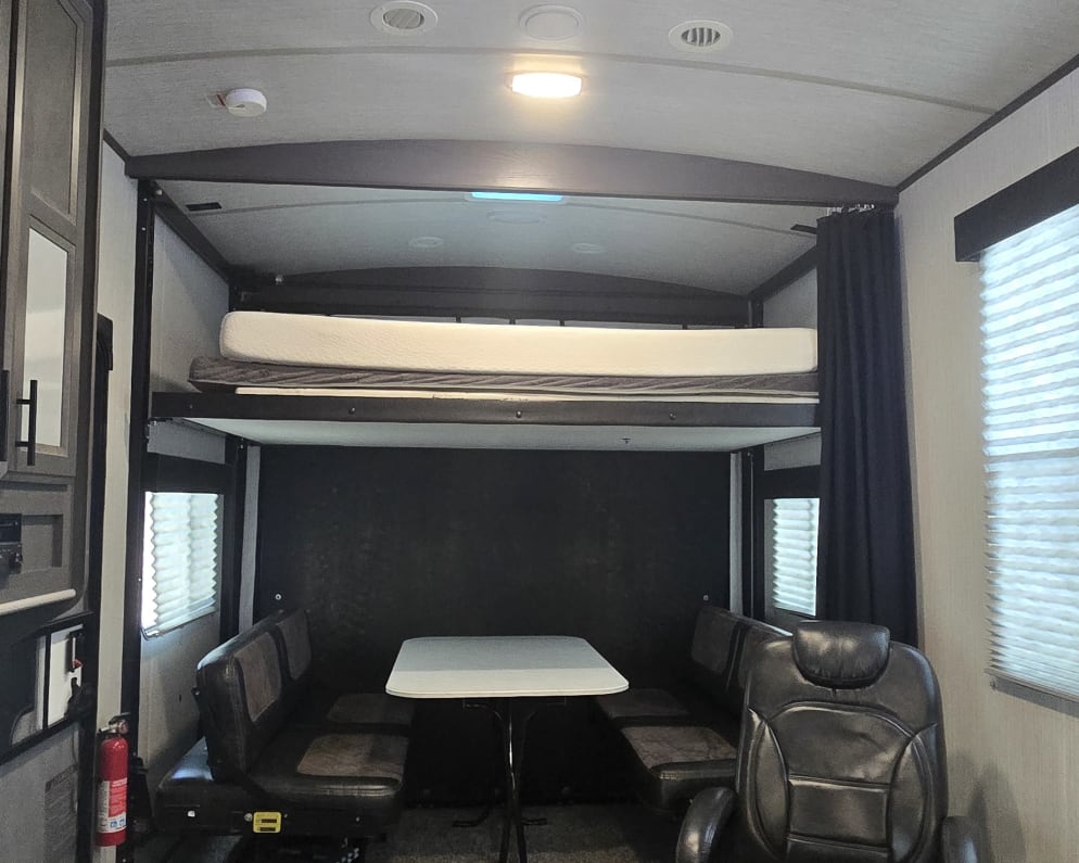 2020 Fuel 305  by Heartland for rent in 78418