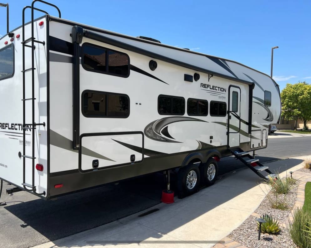 2020 Grand Design Reflection available for rent in Weatherford Texas