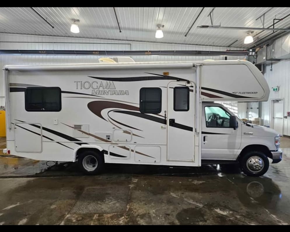 2012 Tioga Montara Class C for rent in Edmonton Alberta