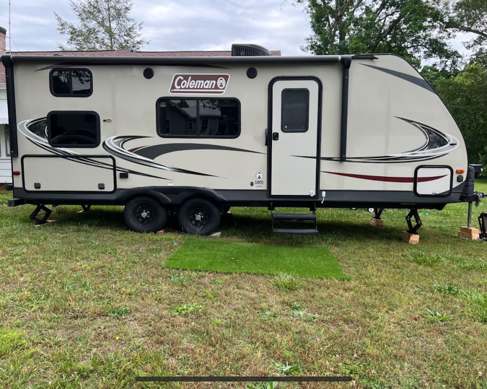 2019 Coleman 2125bh
