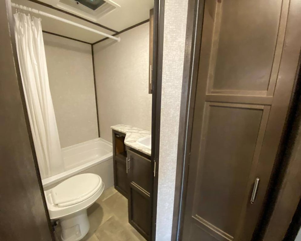 2019 2125bh  by Coleman for rent in 28601