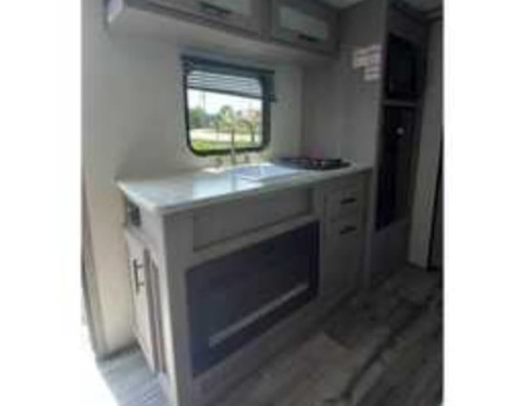 2023 Dutchmen Coleman Lantern Travel Trailer for rent in Chatham Ontario