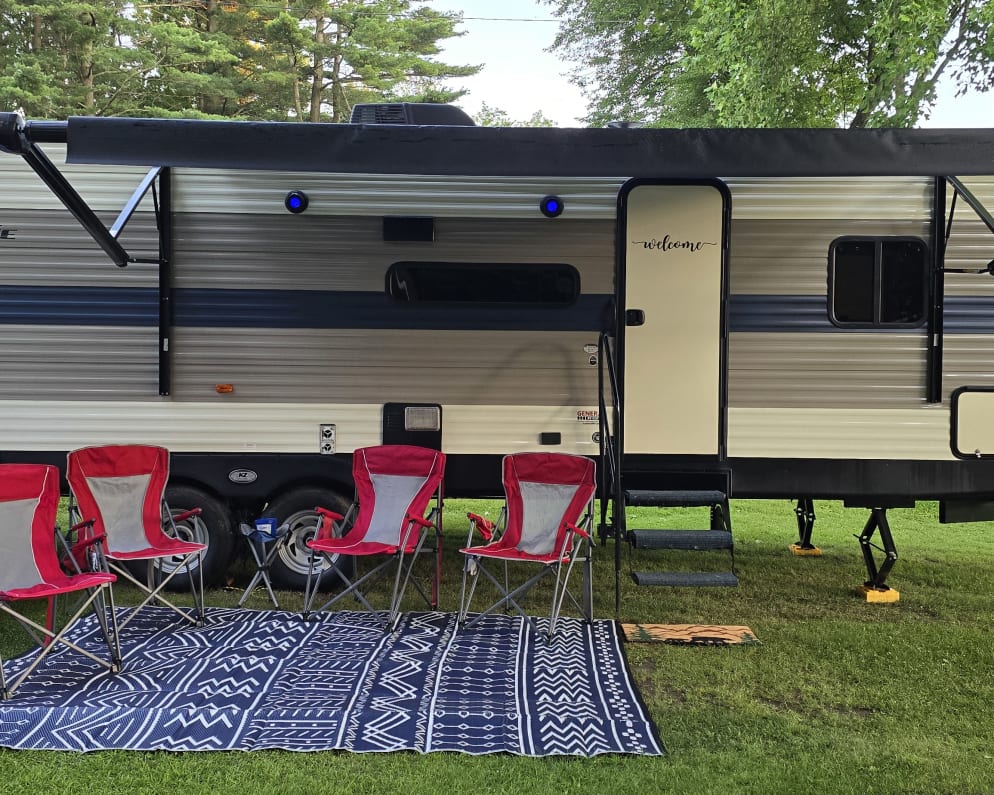 2021 KZ 301BHKSE available for rent in Applegate Michigan