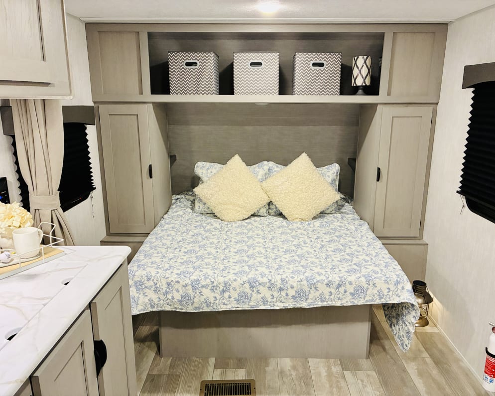 2025 25QBH  by Coachmen for rent in 77316