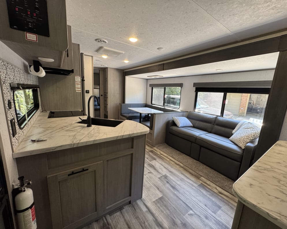 2022 Dutchmen Coleman Lantern Travel Trailer for rent in Wexford Pennsylvania