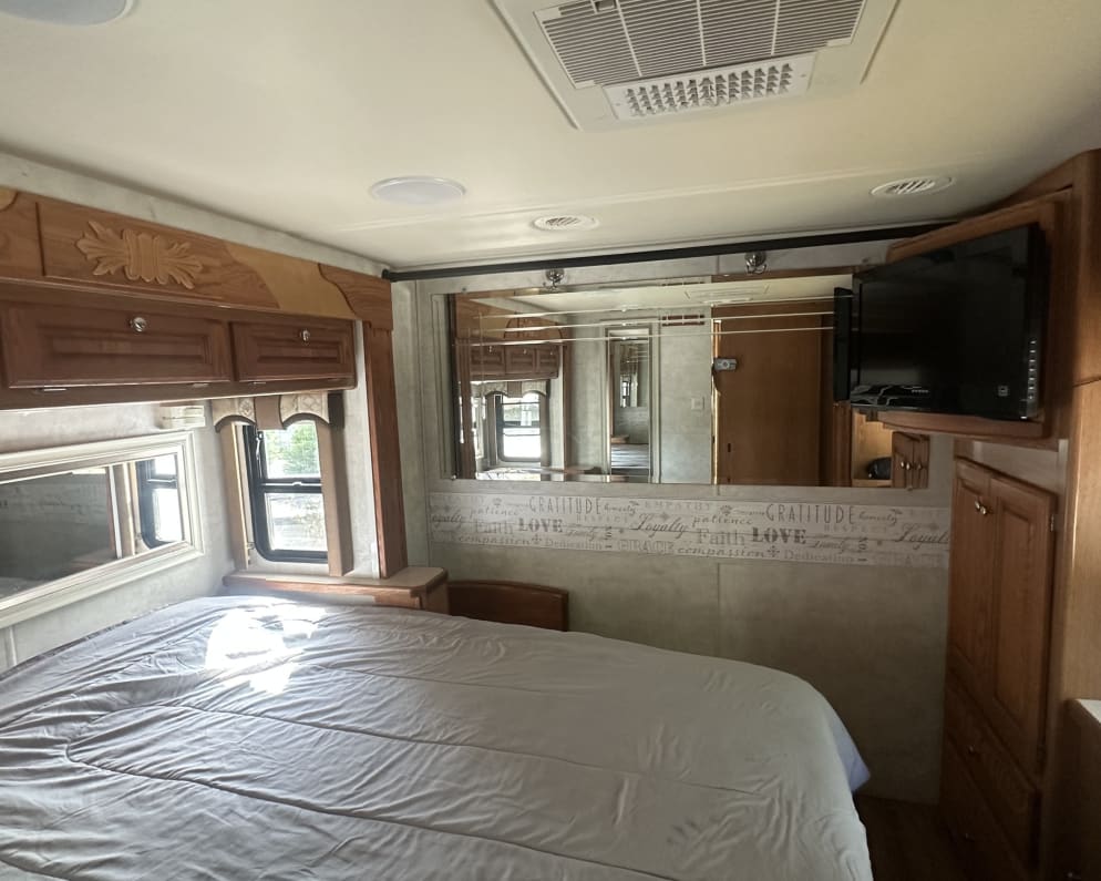 2003 Vacationer  by Holiday Rambler for rent in 33771