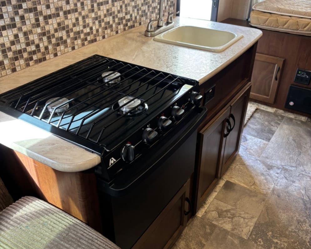 2015 Jay Feather Ultra Lite  by Jayco for rent in 98312
