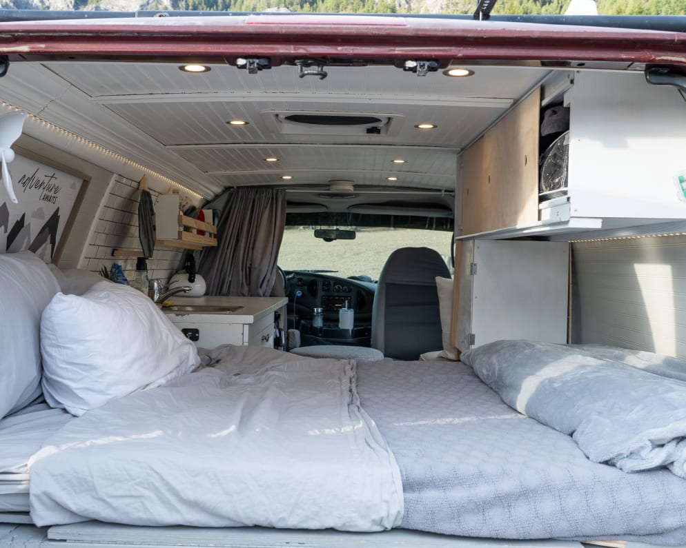 2006 Ford Econoline Class B for rent in Pacifica California