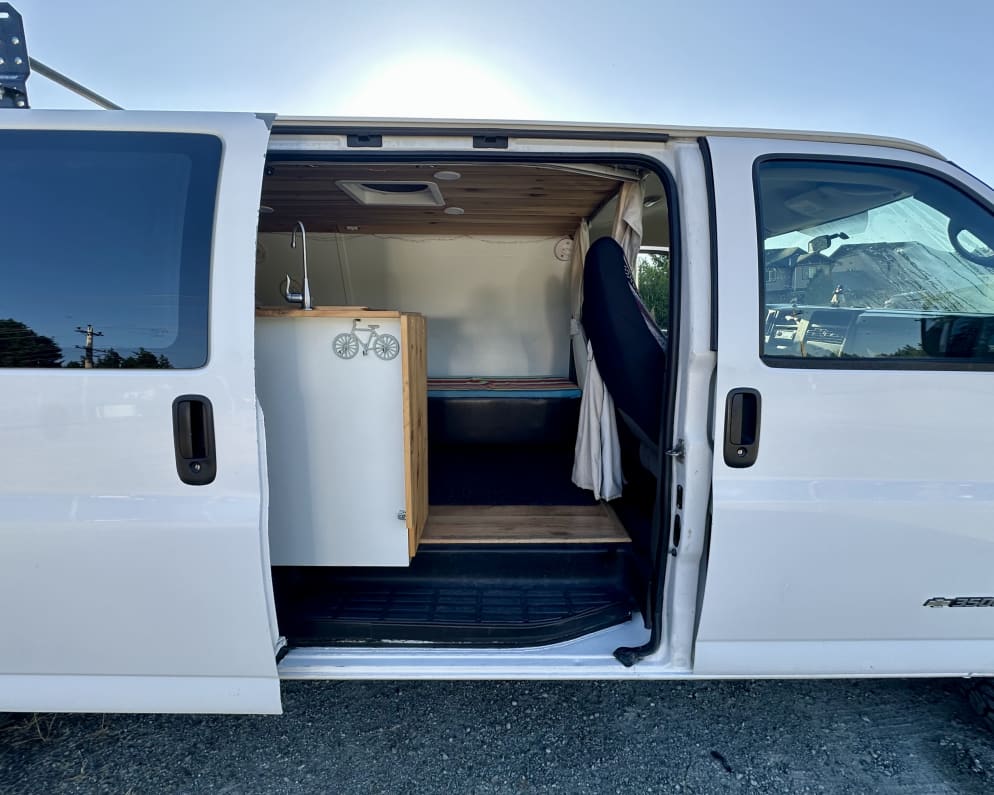 2006 Chevrolet Express 3500 available for rent in Saanichton British Columbia