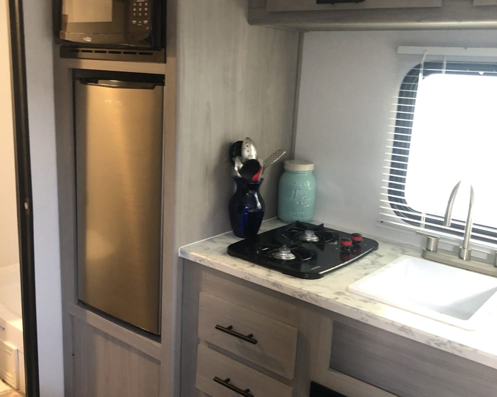 2024 Coleman Lantern 17R Travel Trailer for rent in Vista California