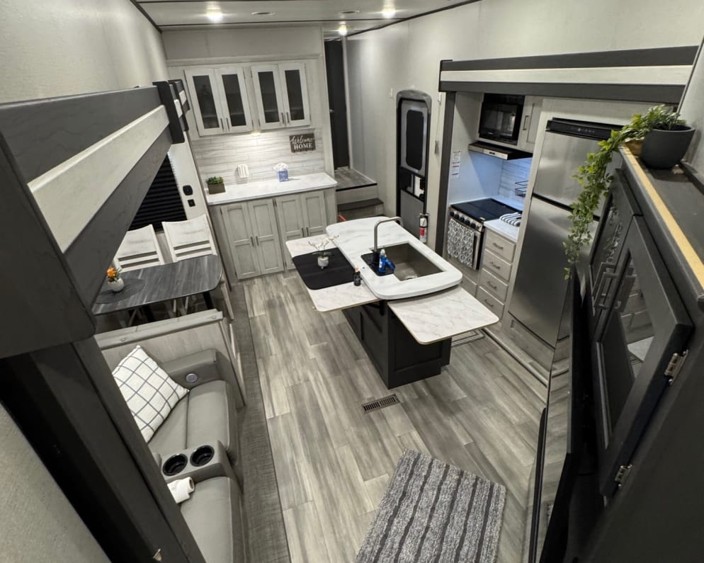2022 Sprinter  by Keystone RV for rent in 77536